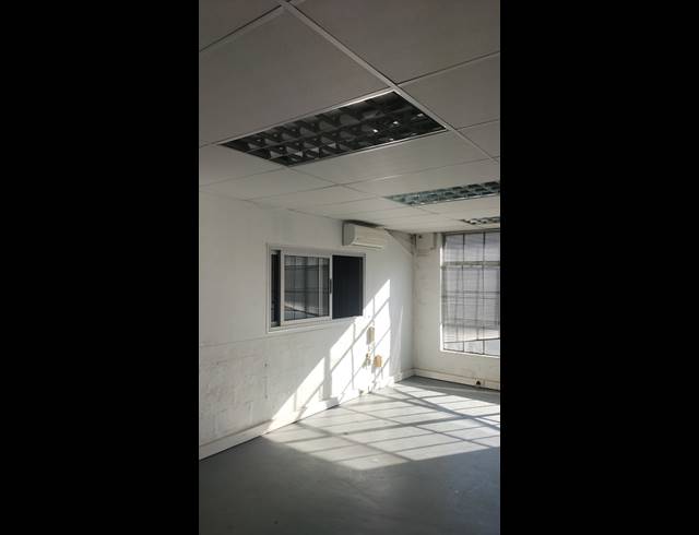 125M² MINI FACTORY TO LET IN BRIARDENE